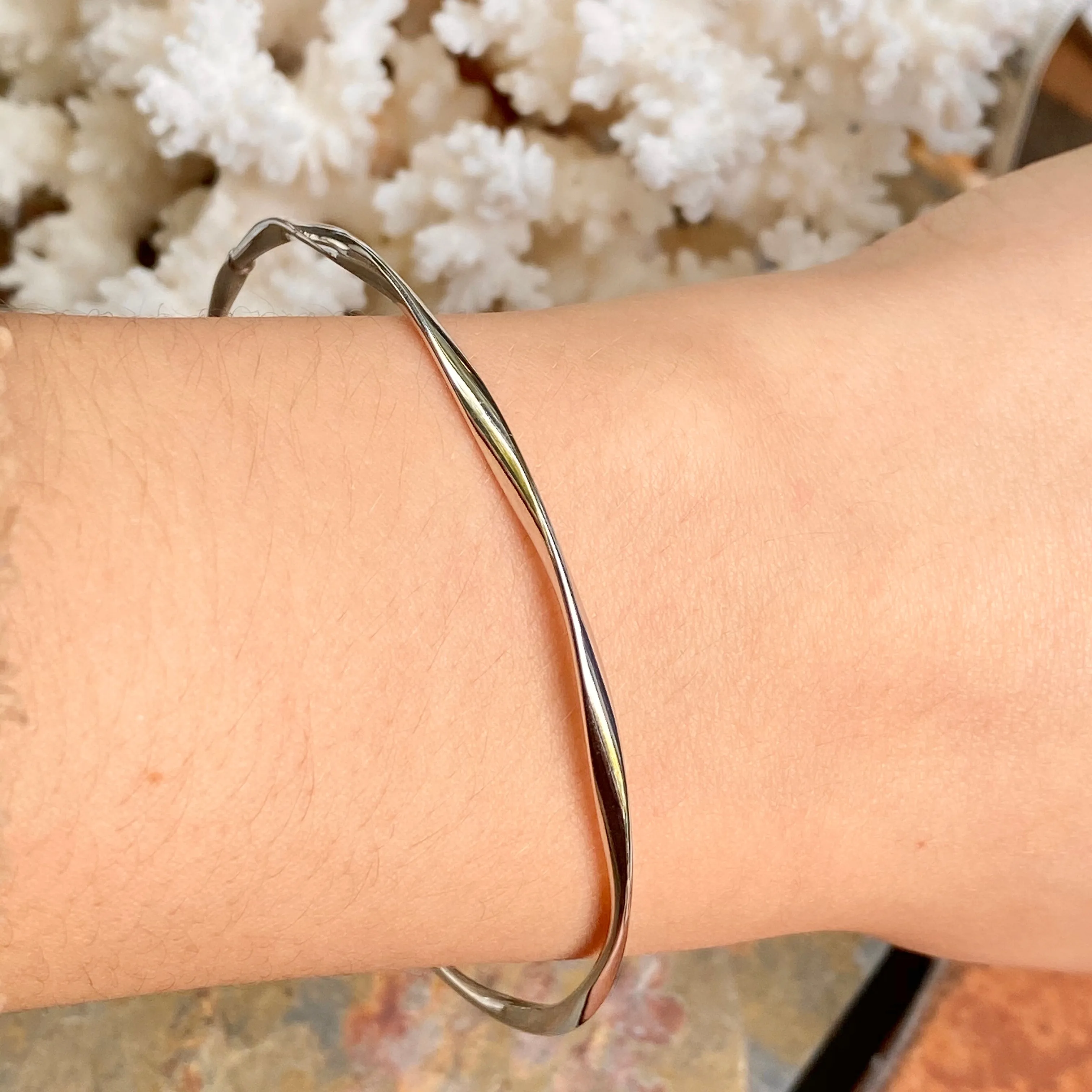 10KT White Gold Twisted Wave Slip-On Bangle Bracelet 2.5mm