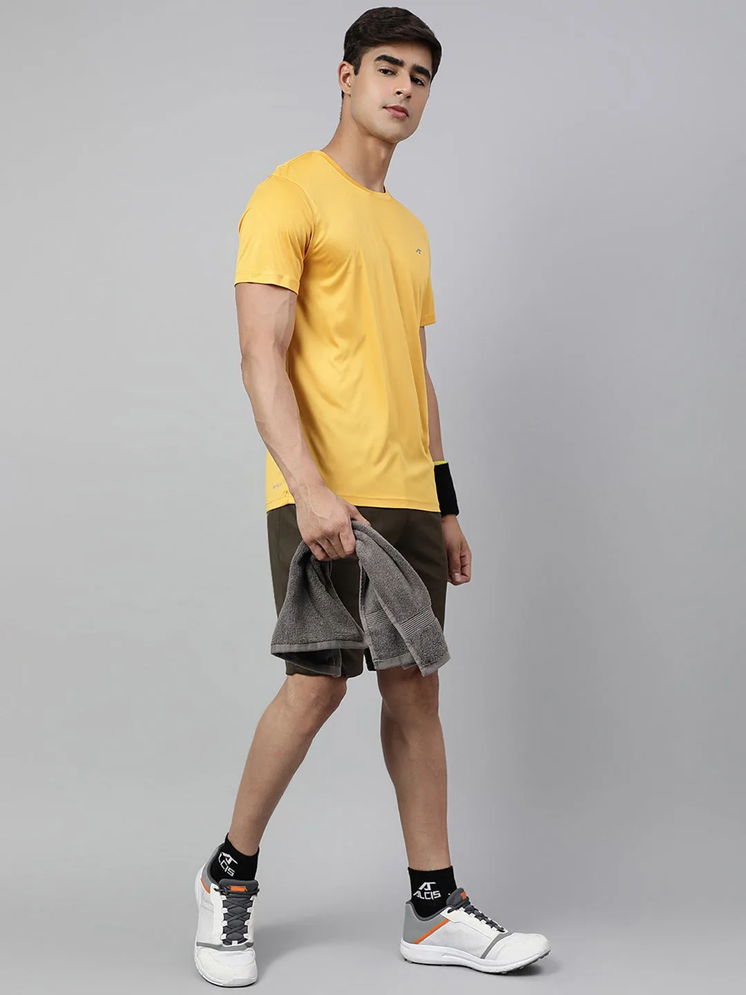 Alcis Men's Citrus Anti-Static Soft-Touch Slim-Fit Sports for All Round Neck Wonder T-Shirt