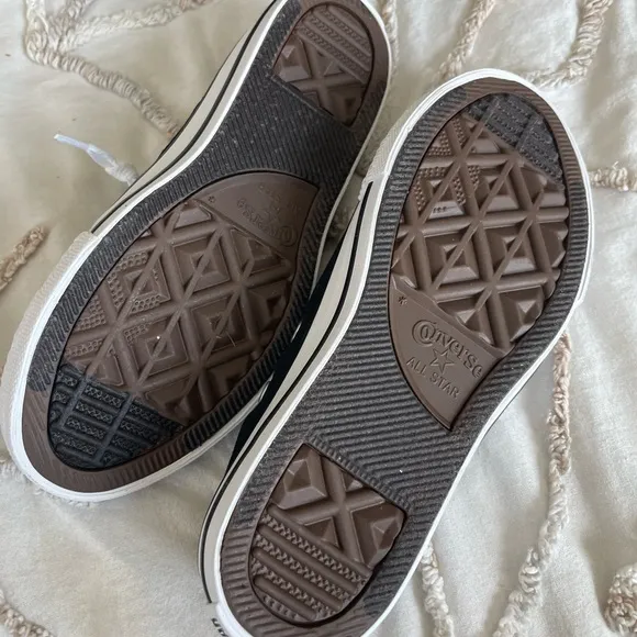 Converse shoreline slip black juniors/kids size 13