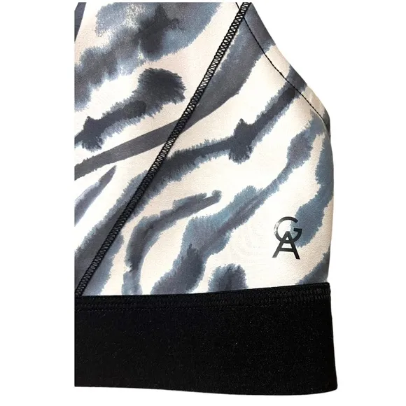 Good American Reversible Double Knit Sports Bra in Peyote Zebra (4 / XL)