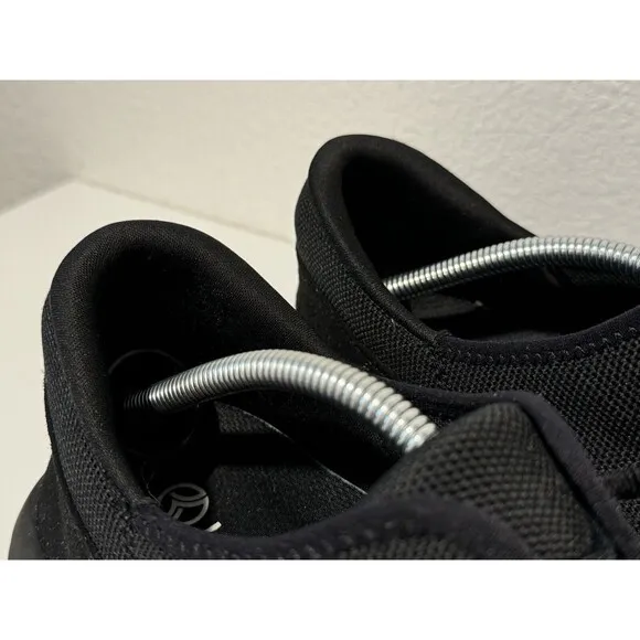 KIZIK Mens Madrid Eco Knit Running Shoes Sz 13 Triple Black Casual Slip On Laces