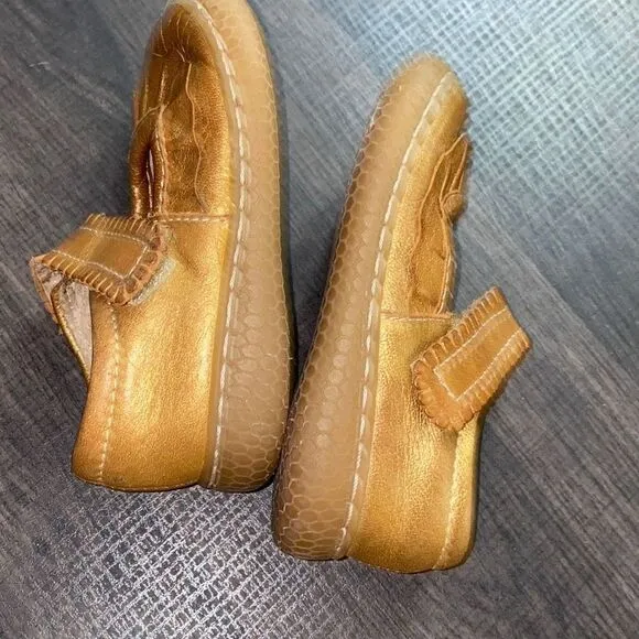 LIVIE &amp; LUCA gold slip on Mary Jane shoes size 5 toddler girl
