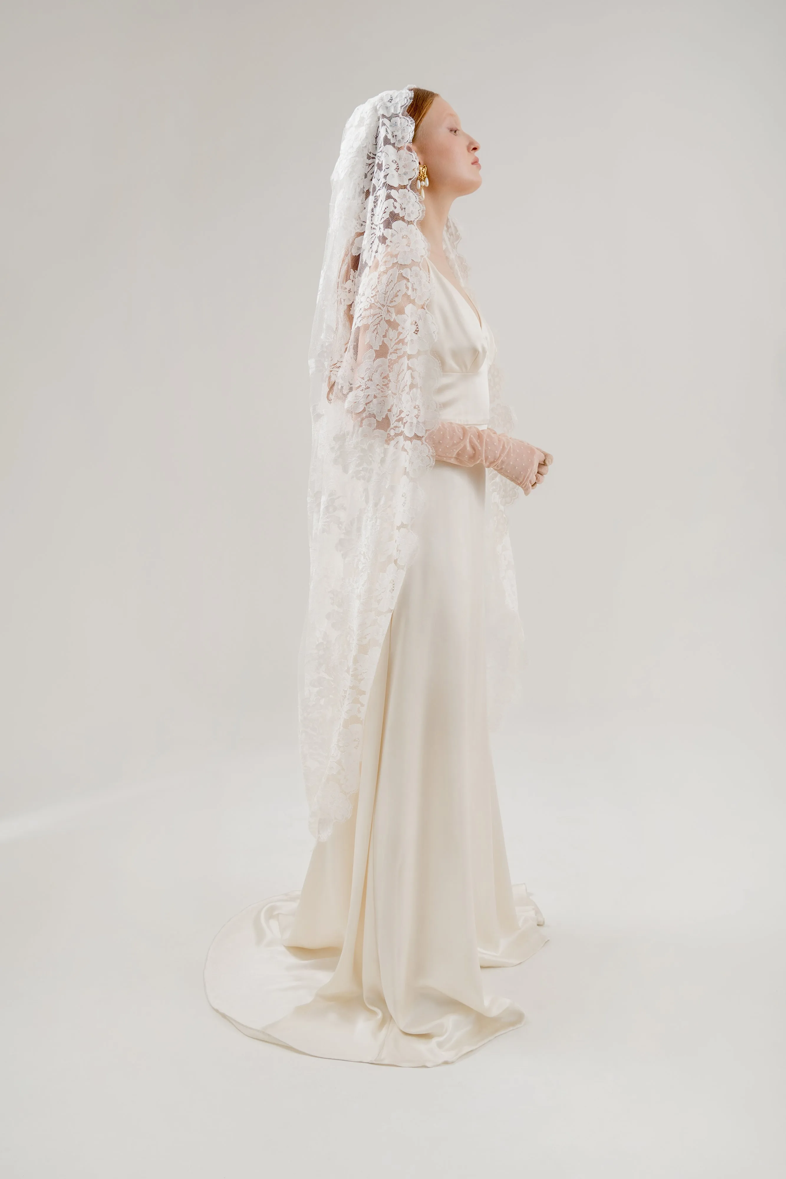 Mckenzie Mantilla Veil