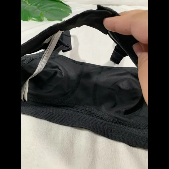 NEW‎ New Balance Breakthrough High Impact Sports Bra in Black [SZ 32D US]
