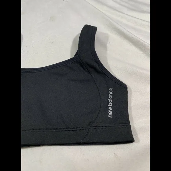NEW‎ New Balance Breakthrough High Impact Sports Bra in Black [SZ 32D US]