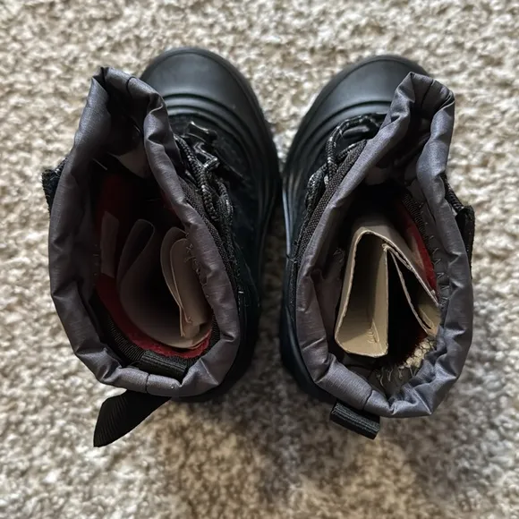 NEW THE NORTH FACE Boys Black Alpenglow V Waterproof Boot Size 11