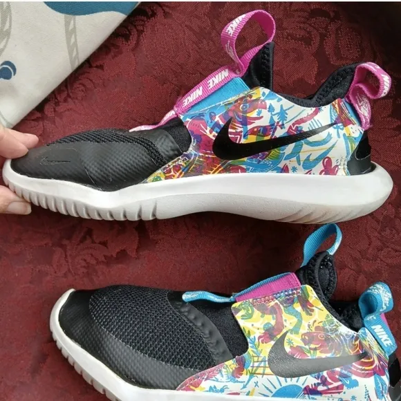 NIKE Fable Tortoise&amp;Hare PullOn