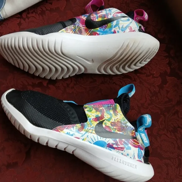 NIKE Fable Tortoise&amp;Hare PullOn