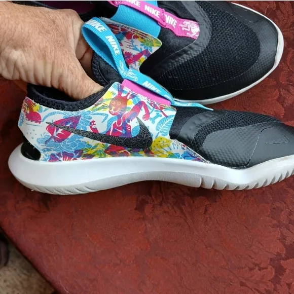 NIKE Fable Tortoise&amp;Hare PullOn