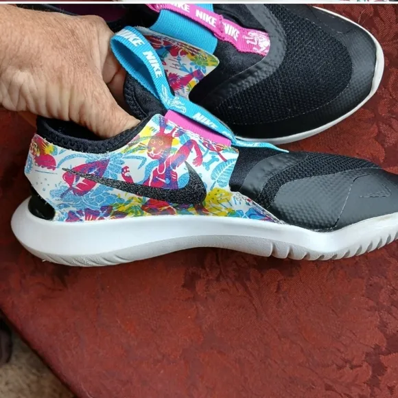 NIKE Fable Tortoise&amp;Hare PullOn