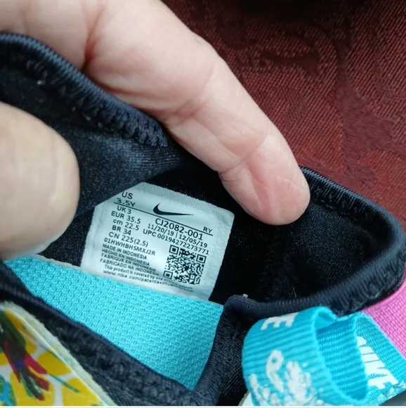 NIKE Fable Tortoise&amp;Hare PullOn