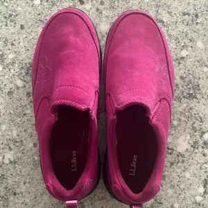 NWOT Girls L.L. Bean rubber bottom slip on suede shoes. Size 6