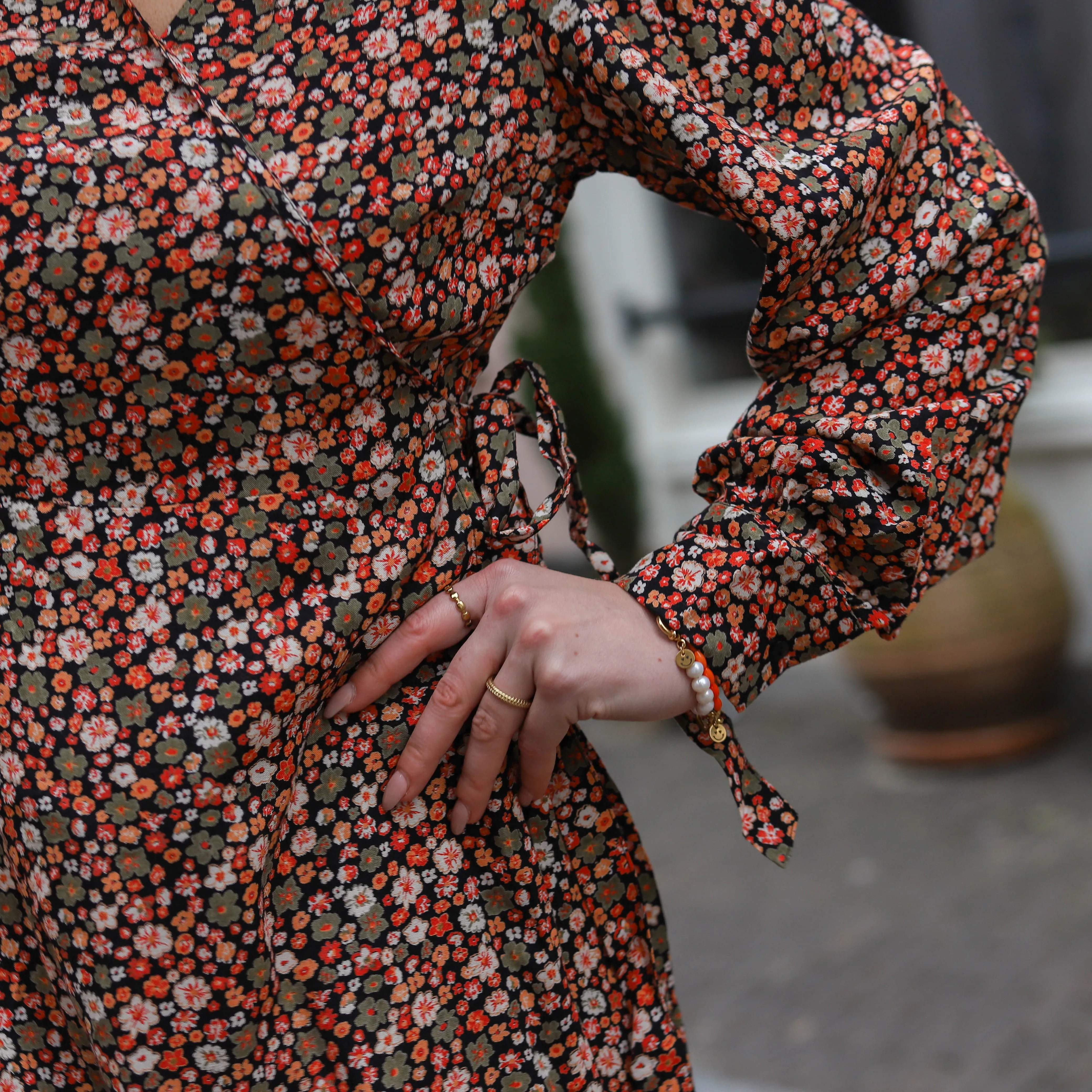 Nya wrap dress black orange