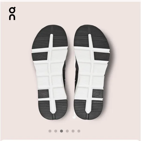 ON Cloud Sky for Youth | Black &amp;Eclipse  unisex SIZE 3.5Y gently used