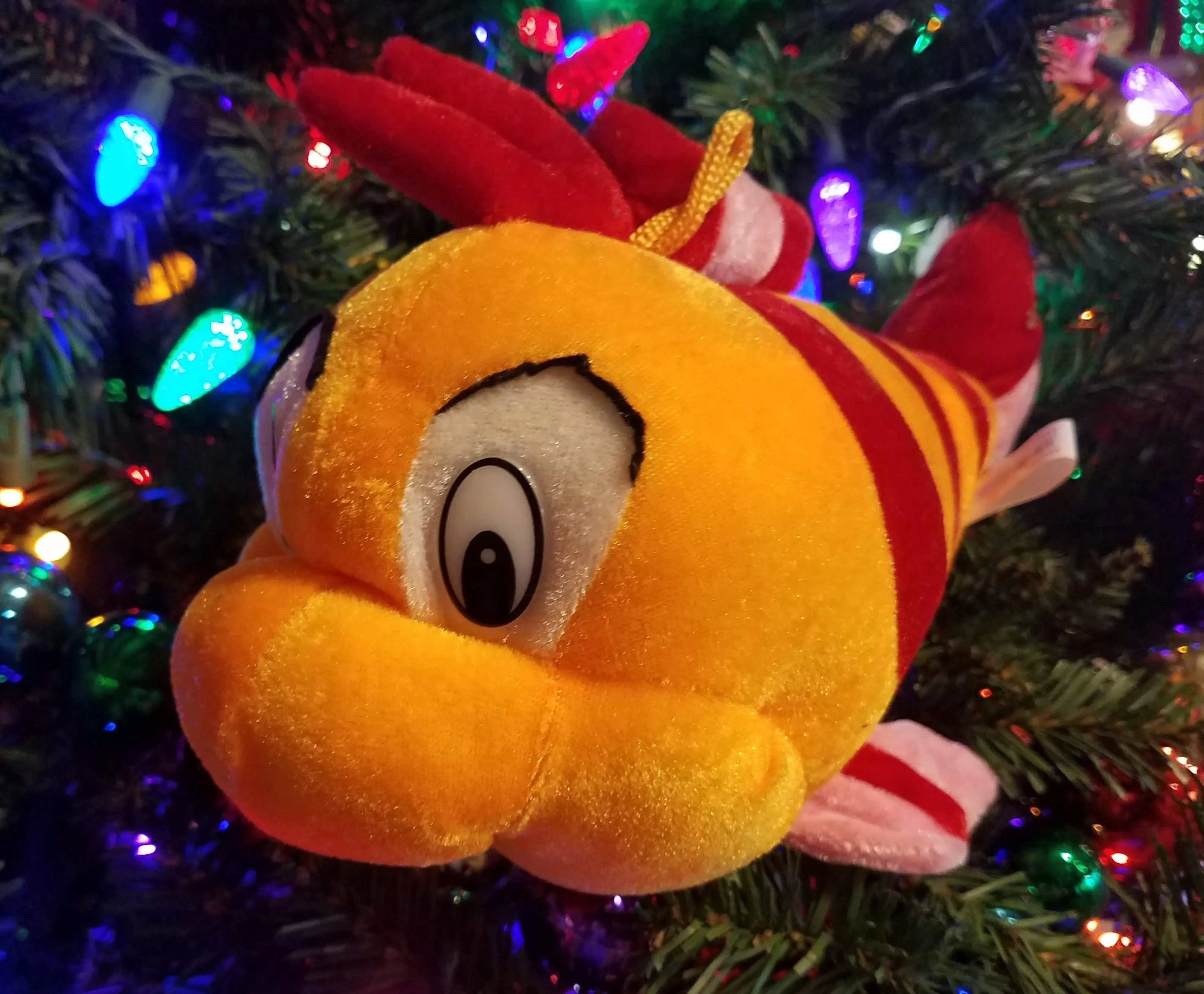 Plush orange/red fish 10" x 7"