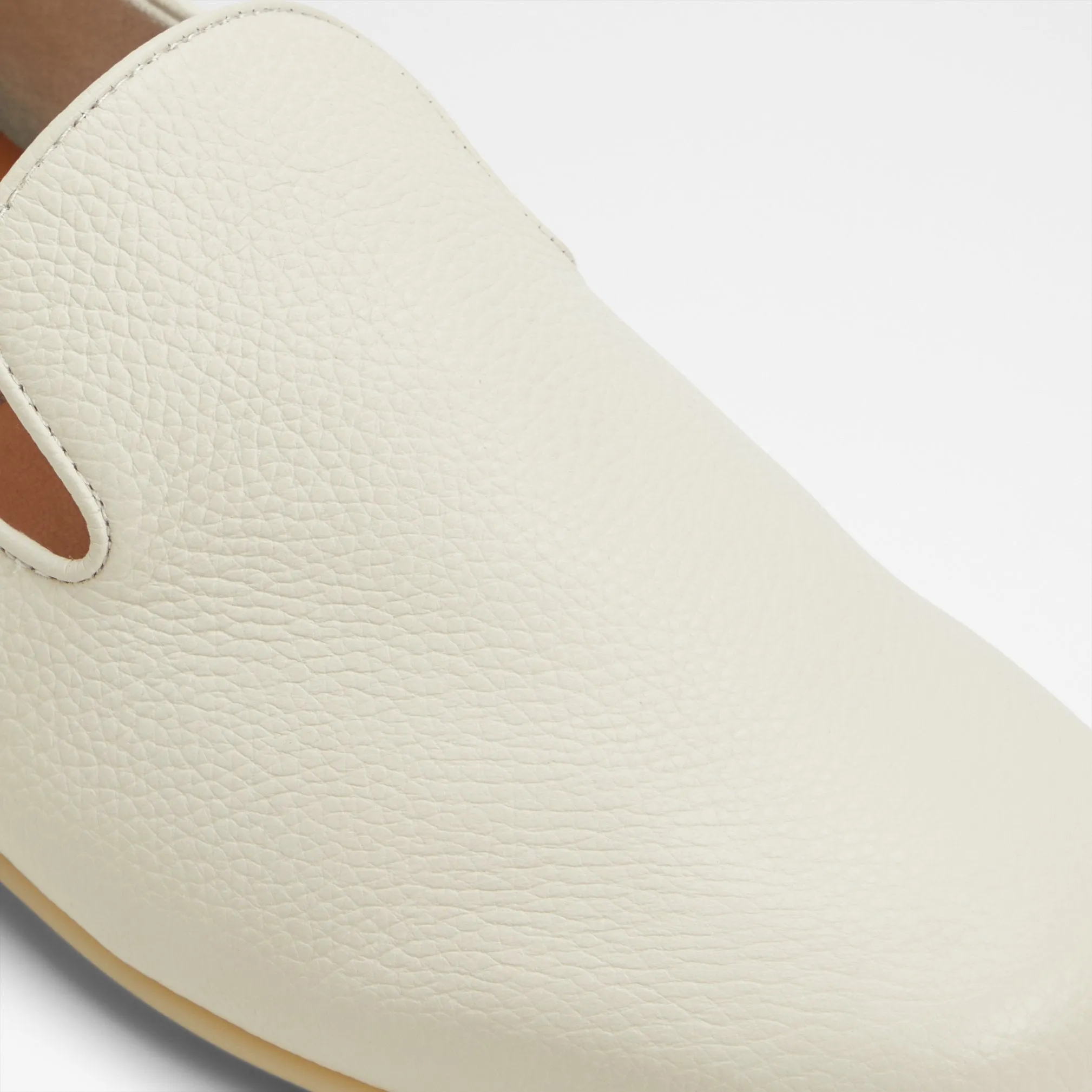 Resolute / Slip Ons