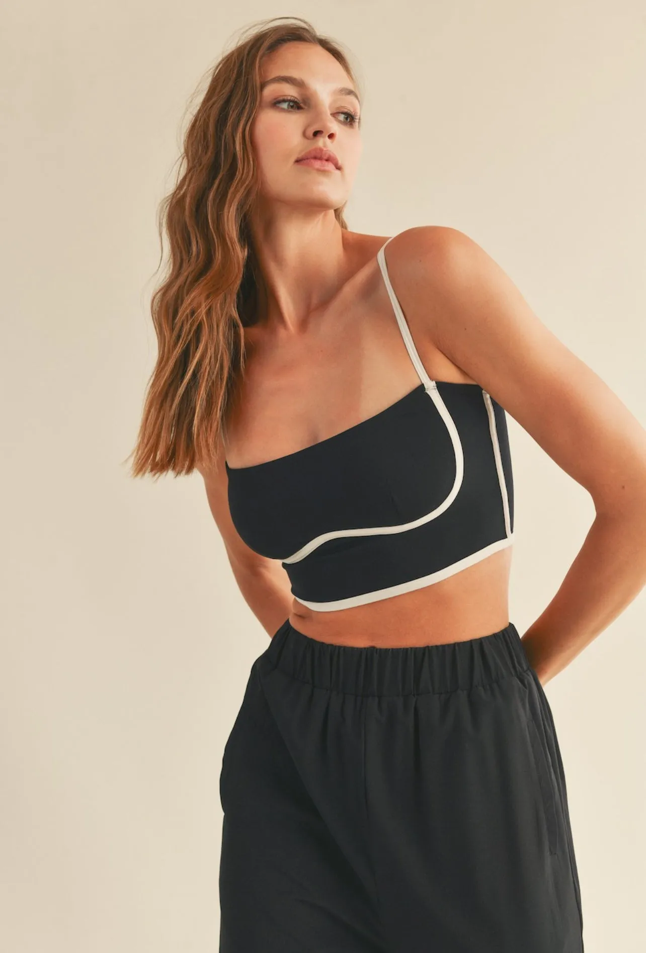 Sculpting Sports Bra (Black)