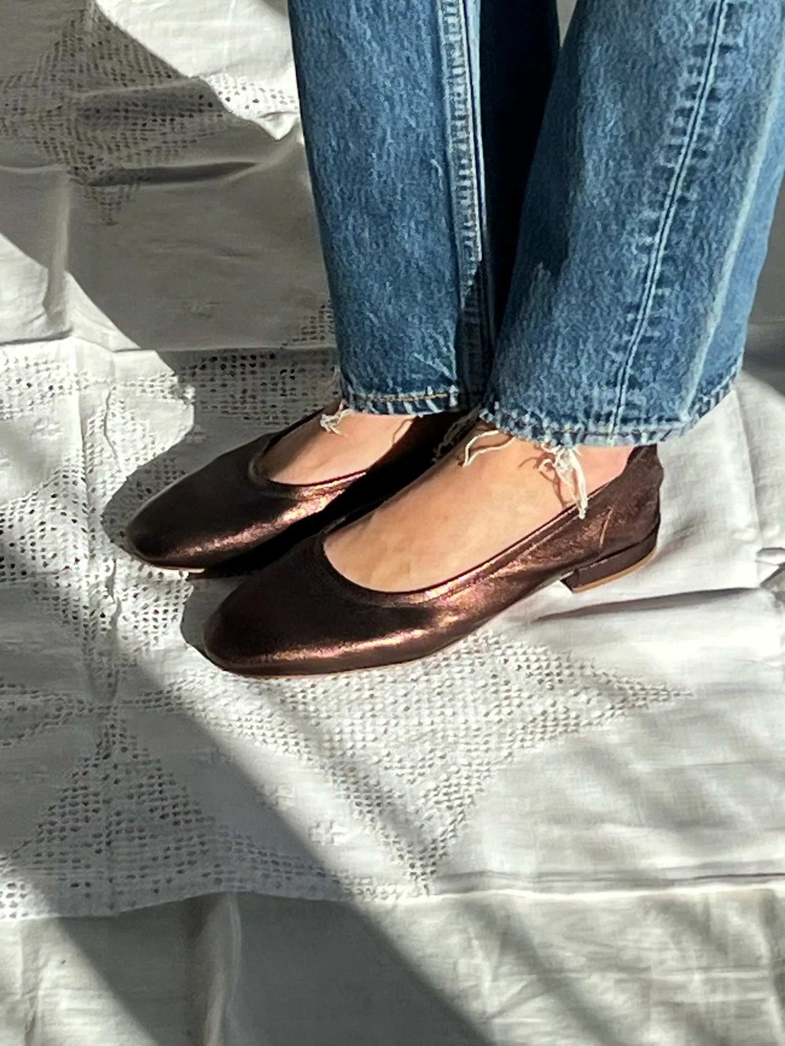 SERAFINA FLAT, DEEP BRASS