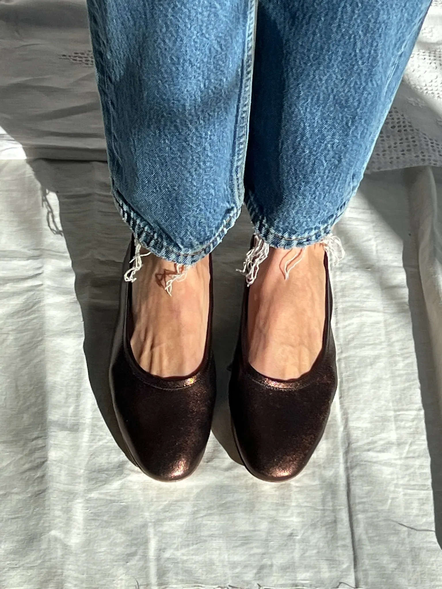 SERAFINA FLAT, DEEP BRASS
