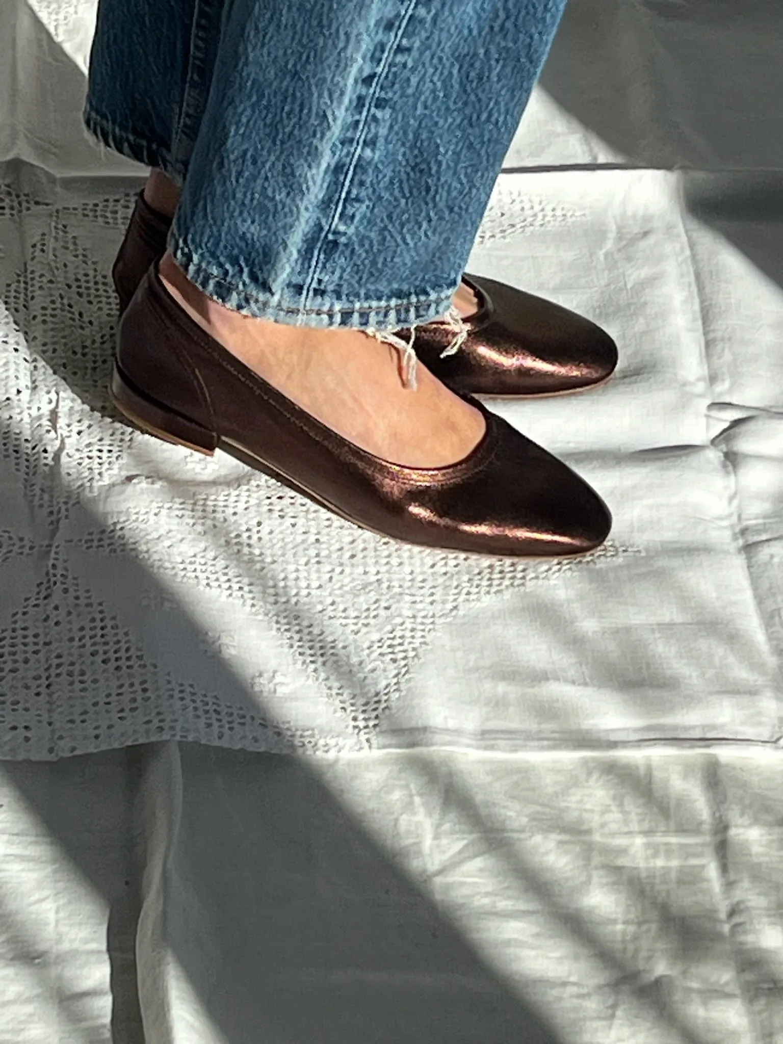 SERAFINA FLAT, DEEP BRASS