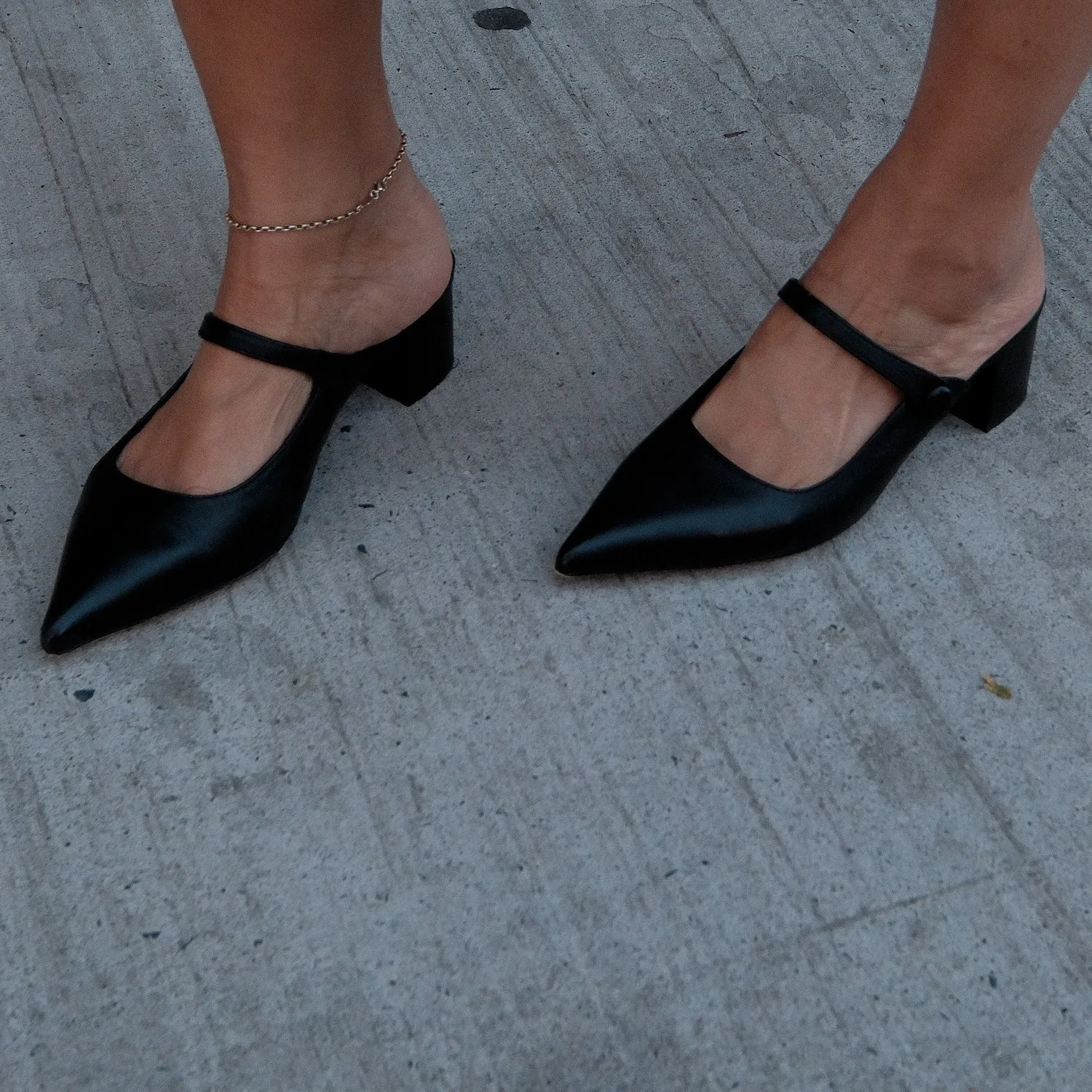 Tomia Leather Mule