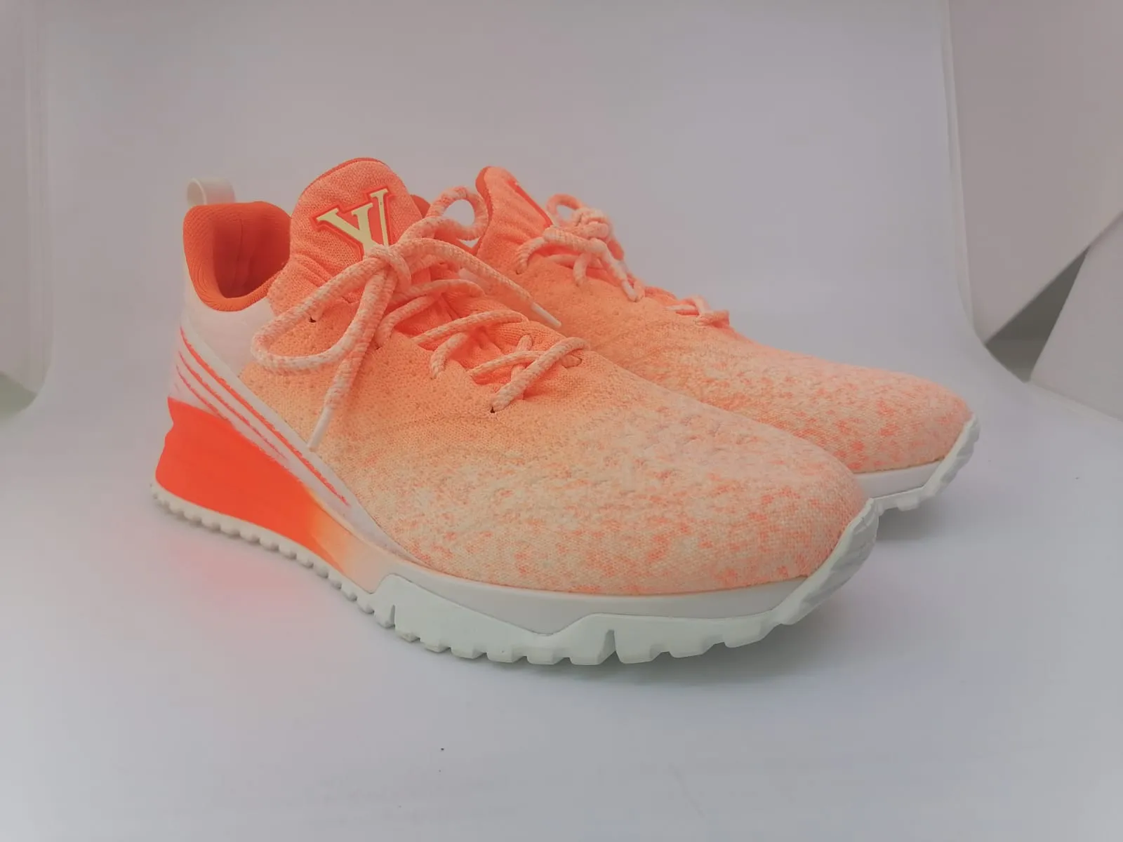 V.N.R. Sneaker