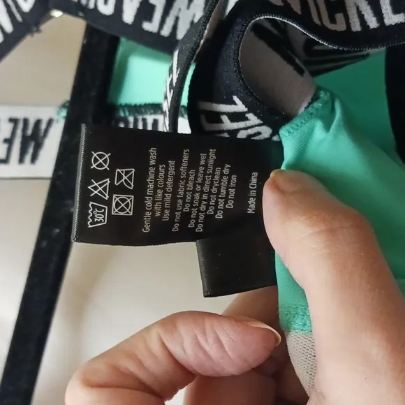 Wicked Weasel Activewear. NWOT. Small. Black &amp; Teal / Light Green Blue iss Color