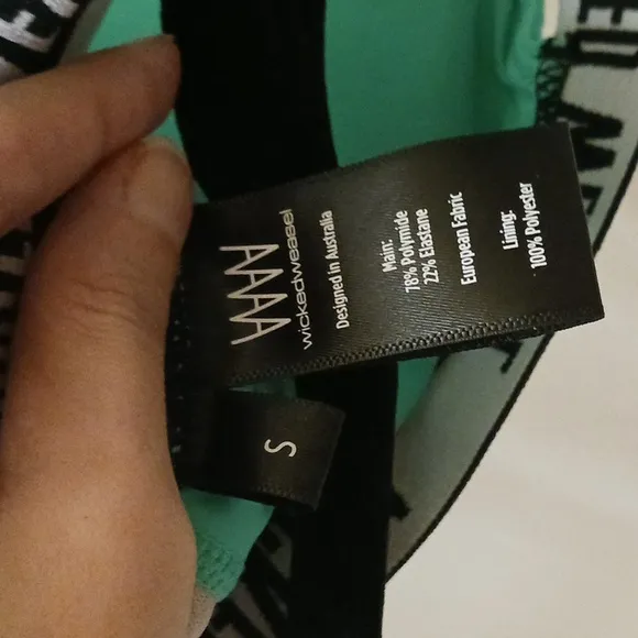 Wicked Weasel Activewear. NWOT. Small. Black &amp; Teal / Light Green Blue iss Color