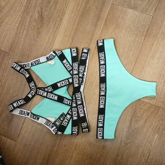 Wicked Weasel Activewear. NWOT. Small. Black &amp; Teal / Light Green Blue iss Color